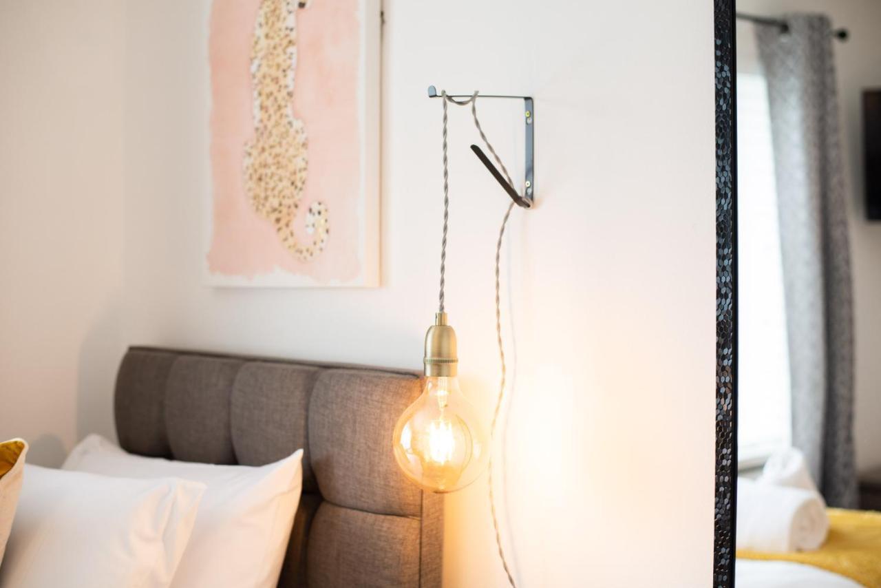 Off Road Parking, Garden, Smart Tv'S In All Rooms! Morriston 외부 사진
