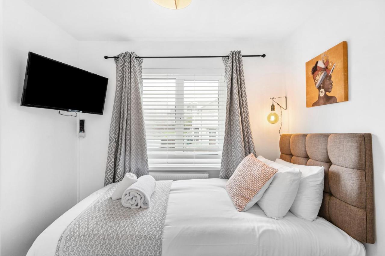 Off Road Parking, Garden, Smart Tv'S In All Rooms! Morriston 외부 사진