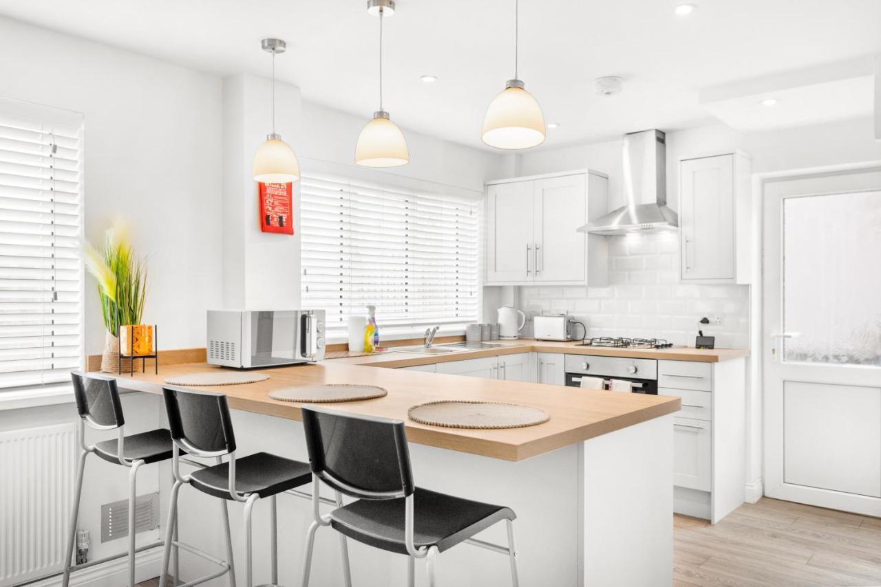 Off Road Parking, Garden, Smart Tv'S In All Rooms! Morriston 외부 사진