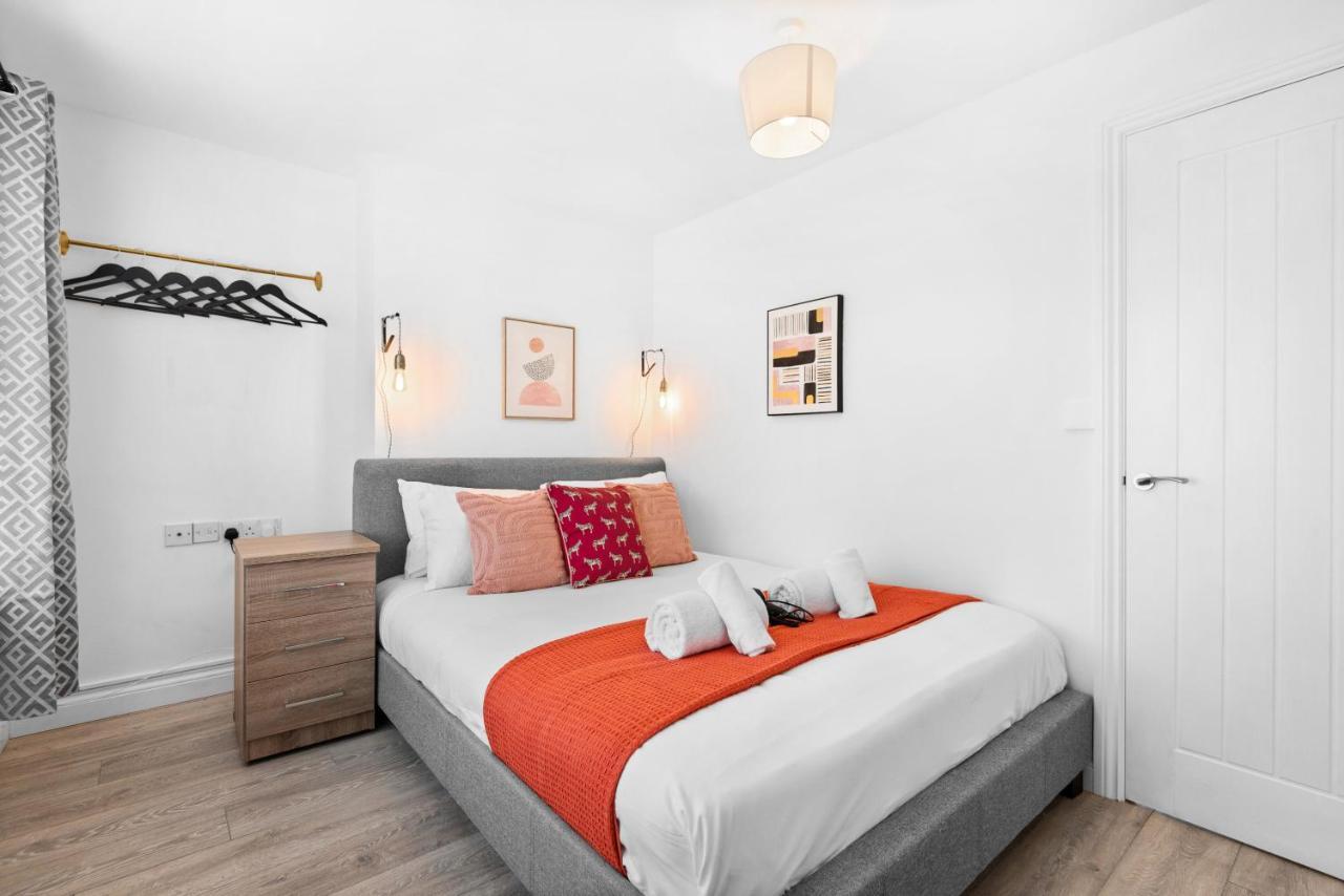 Off Road Parking, Garden, Smart Tv'S In All Rooms! Morriston 외부 사진